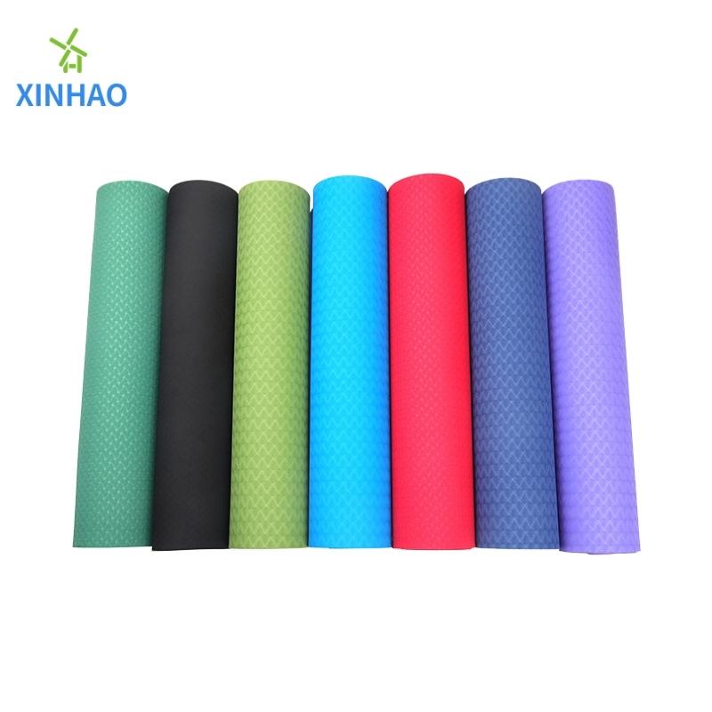 Cosaint Comhshaoil ​​Ciseal Dúbailte dhá dhath saincheaptha (4n6m) TPE Mat Yoga Mat Mórdhíola, oiriúnach do Yoga, aclaíocht, Pilates